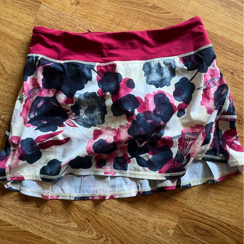 Lululemon Athletica Red and White Skirt